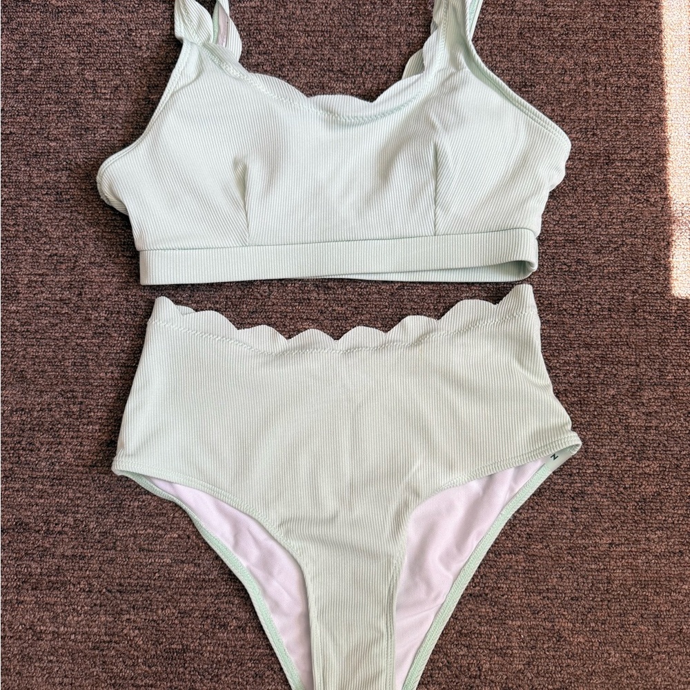 Scallop Edge Ribbed Bikini Set in Mint Green